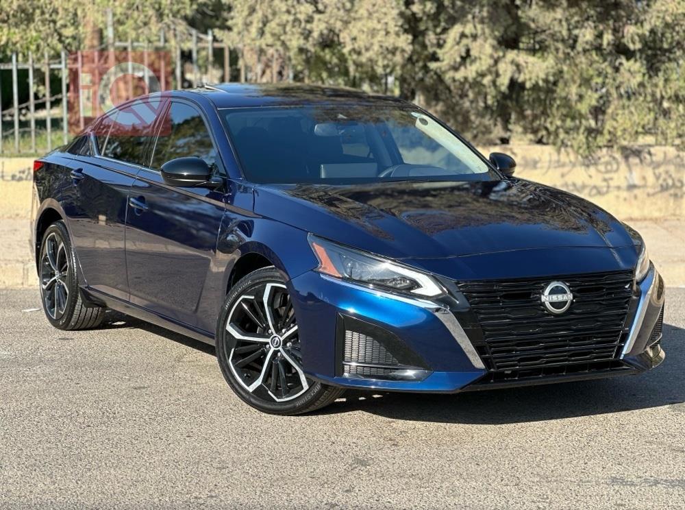 نيسان ألتيما